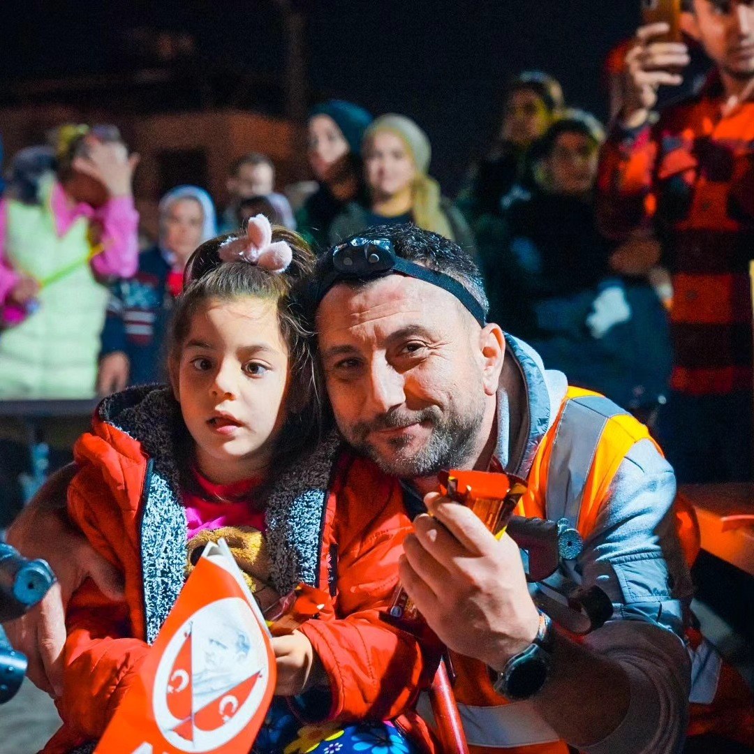 600 çocuğumuzla buluştuk, Eğlendik, Mutlu Ettik